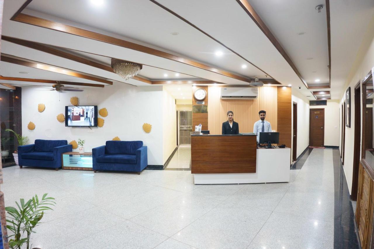 Hotel Vihaan Residency Zirakpur Exterior photo